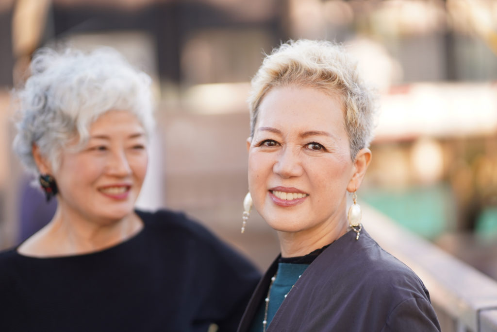 2人の女性